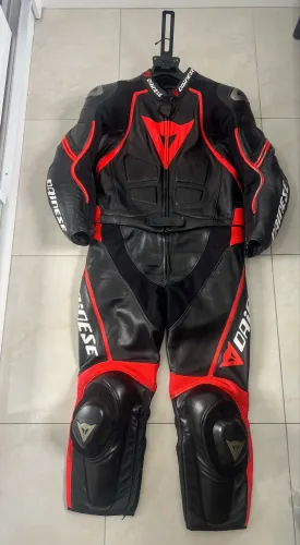 Macacão Dainese tamanho 54