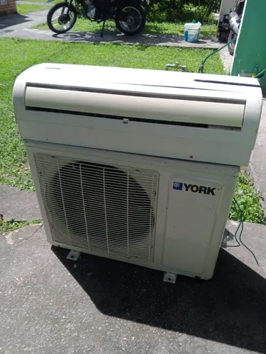 Vendo split York 12.000 BTUs