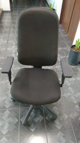 Cadeira de escritório estilo diretoria