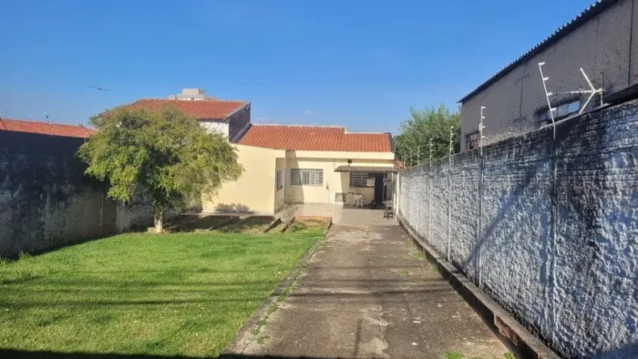 Alugo casa na Vila Carvalho disponivel para entrada imediata leia