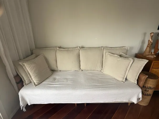 SOFÁ 4 LUGARES - 2,00 DE COMPRIMENTO - LINHO OFF WHITE - ALMOFADAS INCLUSAS