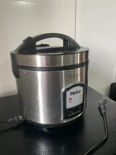 Panela Elétrica de Arroz Philco Inox 5 Xícaras - Funcionando