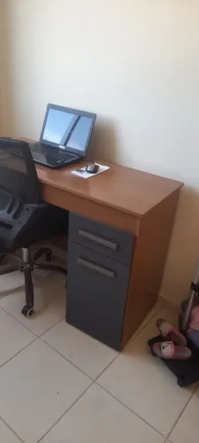 Escrivaninha e Cadeira