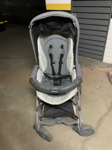 Carrinho de passeio de bebê