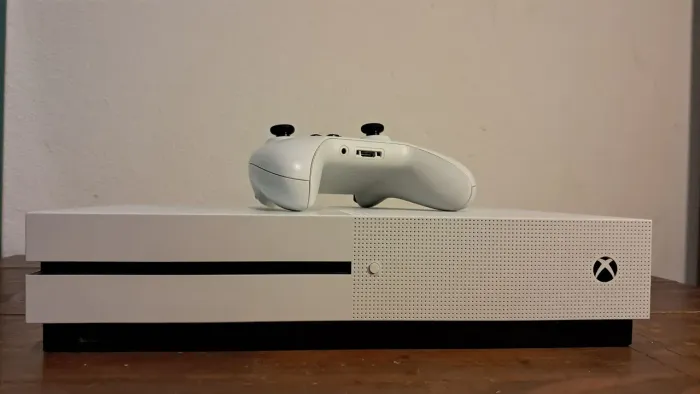 Xbox one S semi novo
