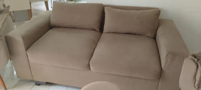 Vendo sofá ? com duas poltronas e duas banqueta.