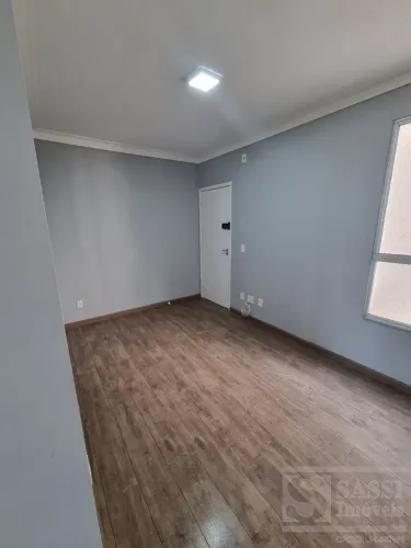 Apartamento em JARDIM ROSEIRA