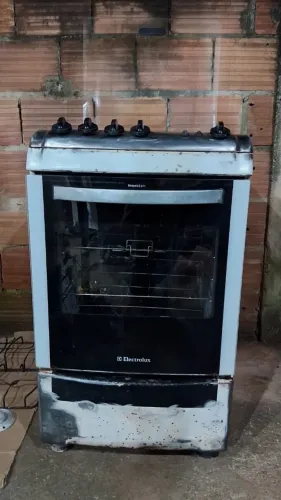 Fogão Electrolux 4 bocas no estado.
