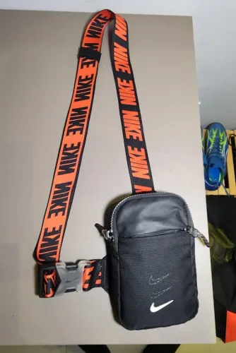 Pochete Nike Transversal Sportswear Essentials Preta Original