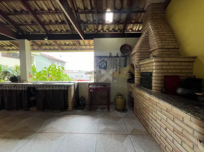 Casa à venda no bairro Bom Pastor, 4 quartos, 1 suíte e 4 vagas