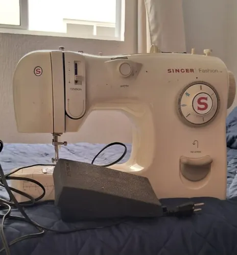 Máquina de costura Singer