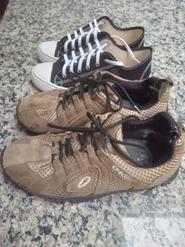 Tênis Oakley vintage de couro e All Star