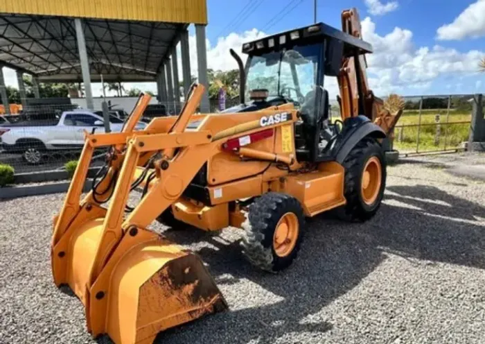 Retroescavadeira case 580 M 2010