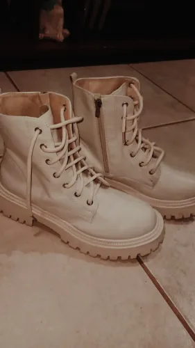 coturno beje veste tamanho 40