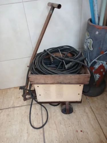 Ferramentas equipamentos venda urgente.