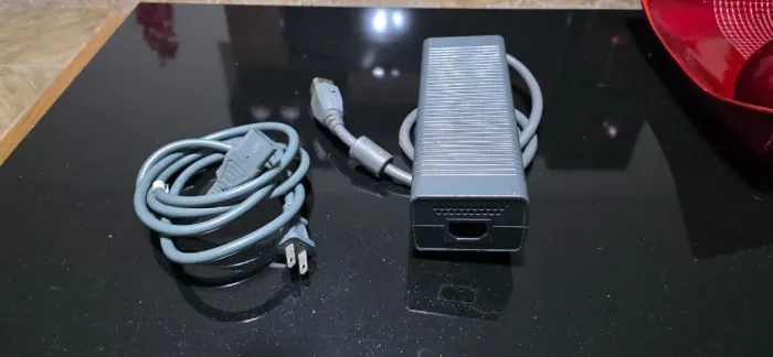 Fonte Original 110v para Xbox 360 Falcon/Opus/Jasper