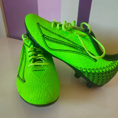 Chuteira society Penalty NOVA tamanho 40