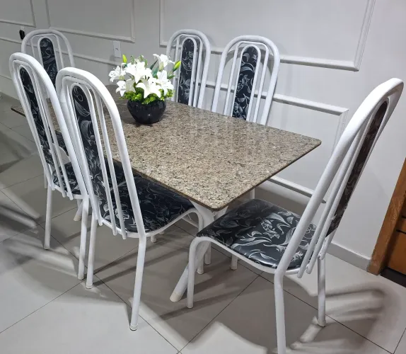 Linda Mesa Entrego