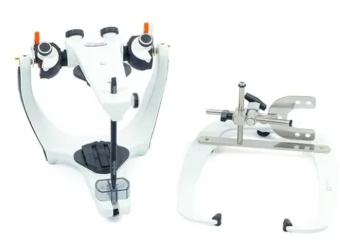 Artciulador semi ajustável com arco facial