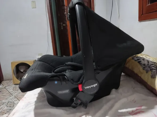 Vendo bebê conforto pouco usado