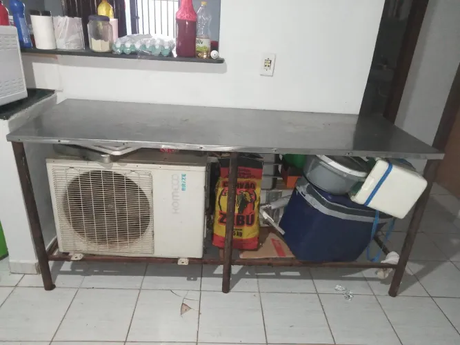 Vendo mesa pra padaria ou açougue 