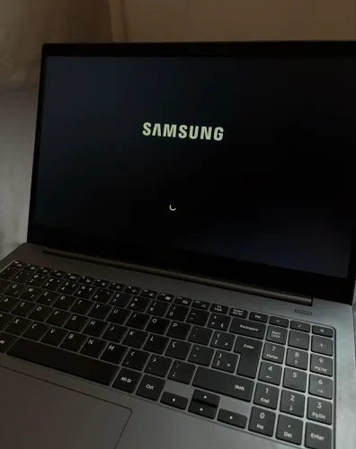 Notebook Samsung Book i3 11ª Geração - 8 GB RAM - 1 TB HD - Tela 15,6? Full HD