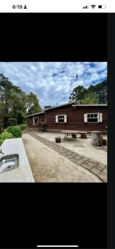 Campos do Jordão Jd. Embaixador chale 4 dorm. 3000 de terreno R$1.150.000