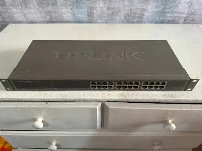 TP Link Switch Rack 24 portas