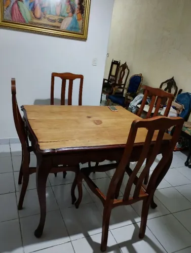 Mesa com 5 cadeiras usadas. 5 mil reais 