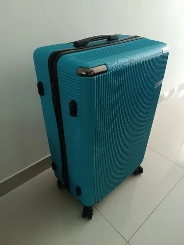 Mala de viagem 23kg Muito Nova