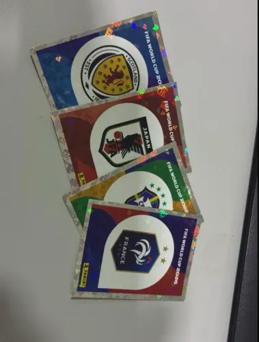 Escudos Brilhantes - Álbum PANANI Copa do Mundo 2026