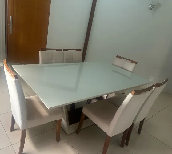 Conjunto jantar mesa cadeiras e aparador