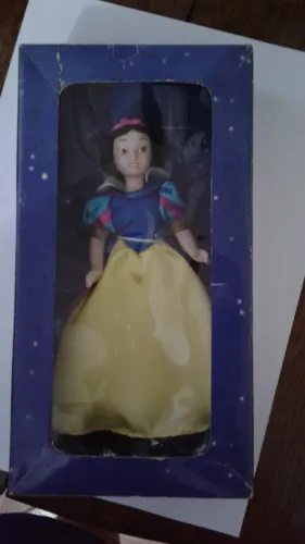 Boneca antiga Porcelana Fascículo Princesas Disney