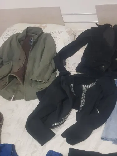 Lote roupas feminina manequim 36 com vestido festa, jaquetas e bermudas jeans