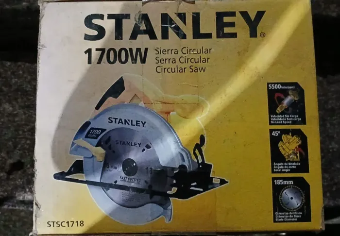 Serra Circular Stanley 1700W NOVA
