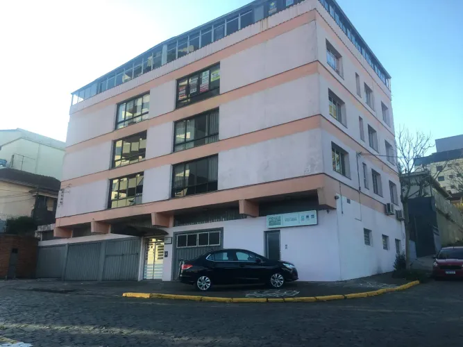 BENTOALVES aluga duplex, 276 m2, 3 quartos, 2 vagas de garagem, no Rio Branco - Caxias do