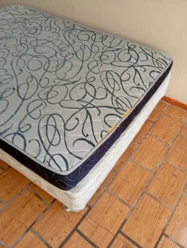 Box casal com colchão