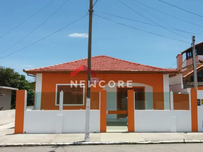 Casa em Rua Pra Praia da Vila - Centro - Imbituba/SC