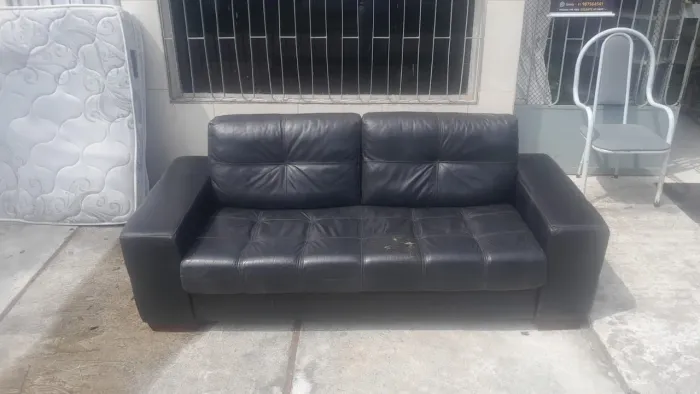 Excelente sofá usado