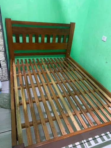 Cama de casal madeira maciça
