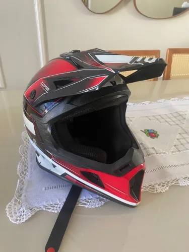 Capacete