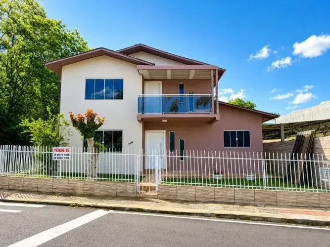 Casa à Venda - Excelente Localização