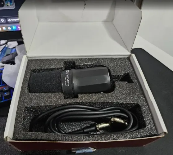 Microfone Dinâmico Fduce Cardioide, com Saída Xlr.