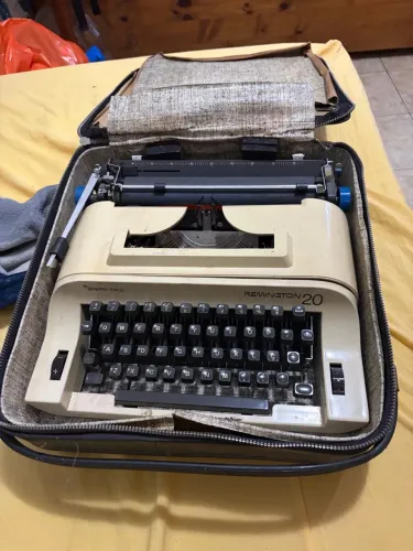 Vendo máquina de escreve