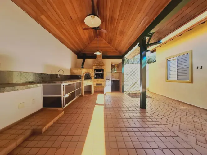 Casa térrea de 150m² com 03 quartos para venda e locação em condominio - Recreio das Acáci
