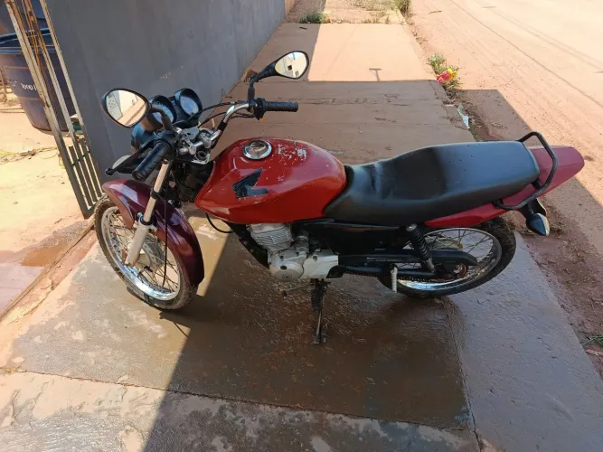 Vendo Moto Parcelo com acréscimo da máquina