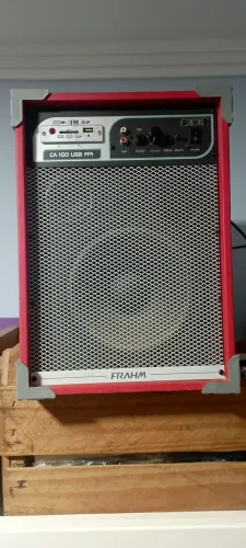 Caixa de Som Amplificada Frahm CA 100 USB FM 50W RMS