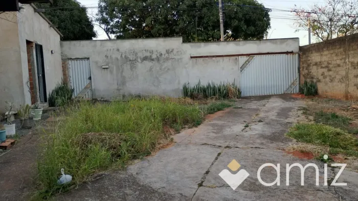 Excelente Lote em avenida comercial no Parque das Flores