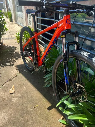 Bicicleta GROOVE HYPE30 21V LAR  TAMANHO 17