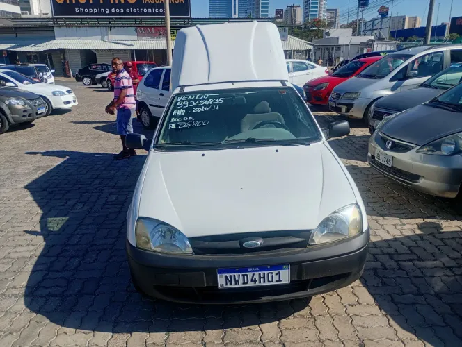 Ford Courier 1.6 L/ 1.6 Flex 2011